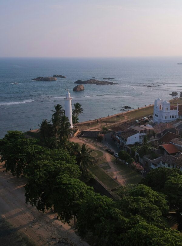 oliver-frsh-EBxsNaN0mig-unsplash